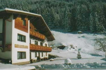 Austria Privát Sankt Leonhard, Exterior
